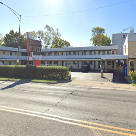 Oyo Hotel Edgebrook Chicago North Shore ภายนอก รูปภาพ