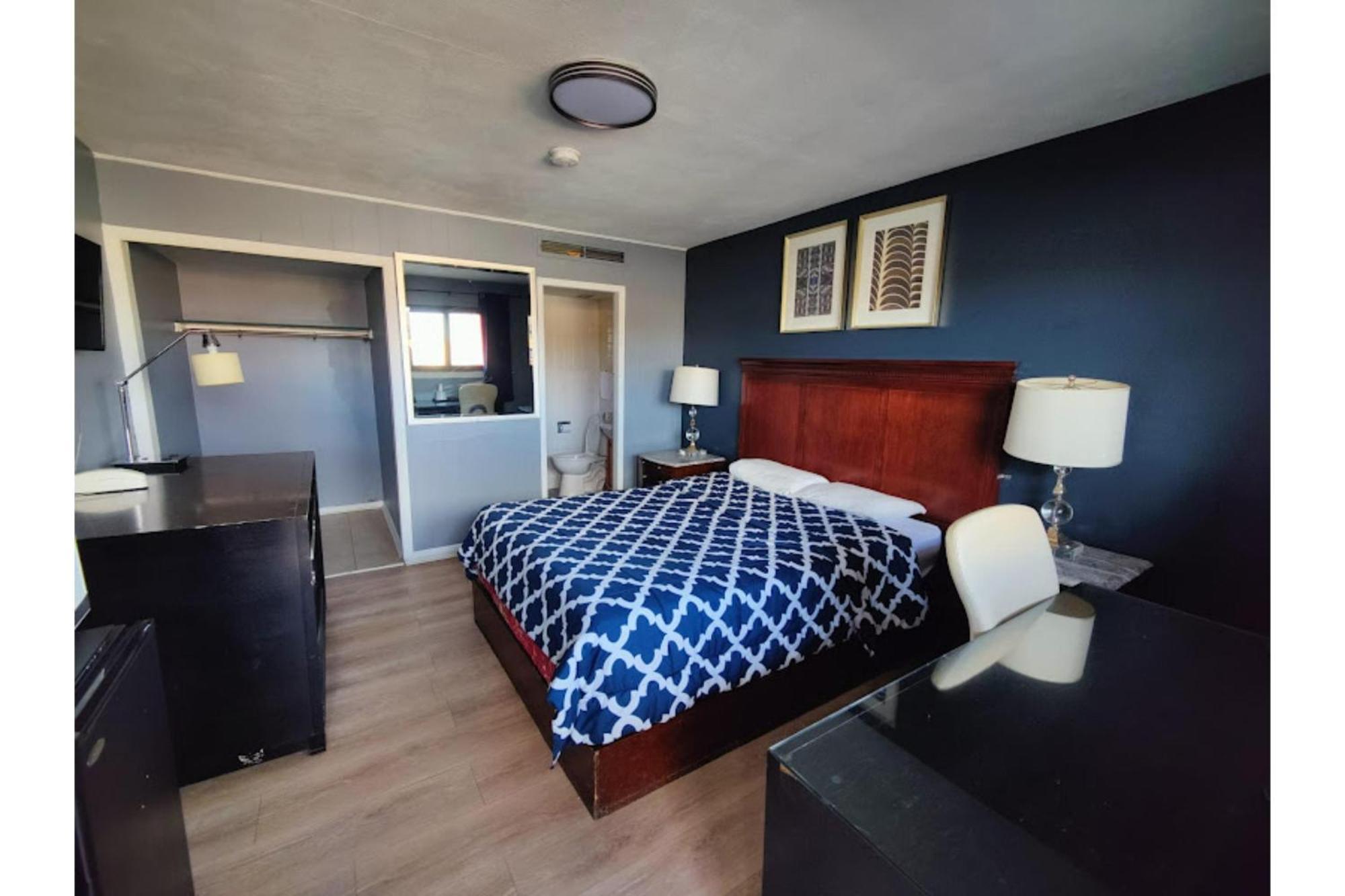 Oyo Hotel Edgebrook Chicago North Shore ภายนอก รูปภาพ
