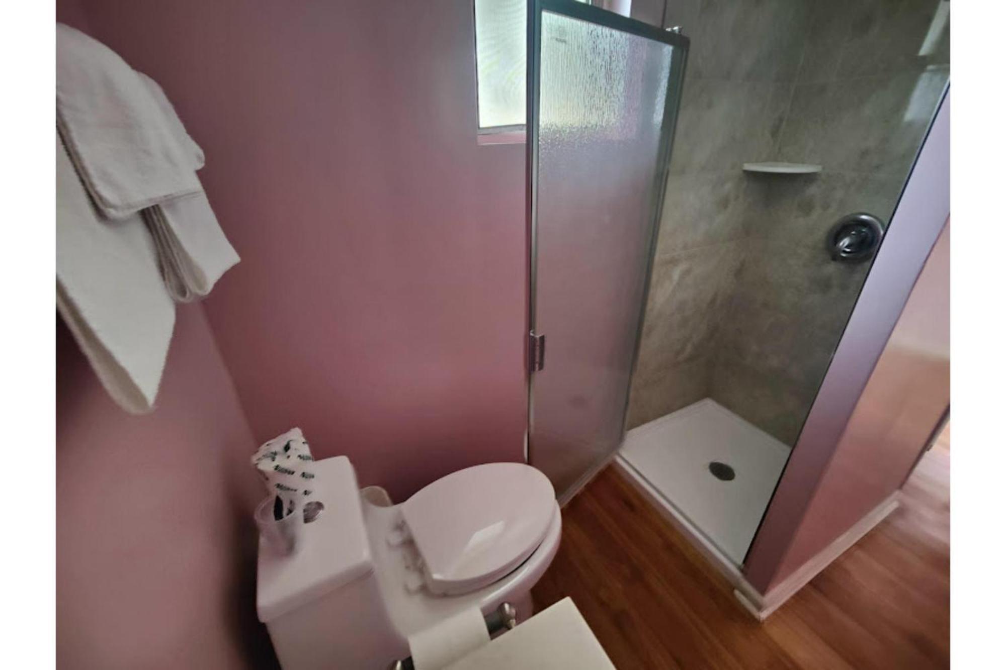 Oyo Hotel Edgebrook Chicago North Shore ภายนอก รูปภาพ
