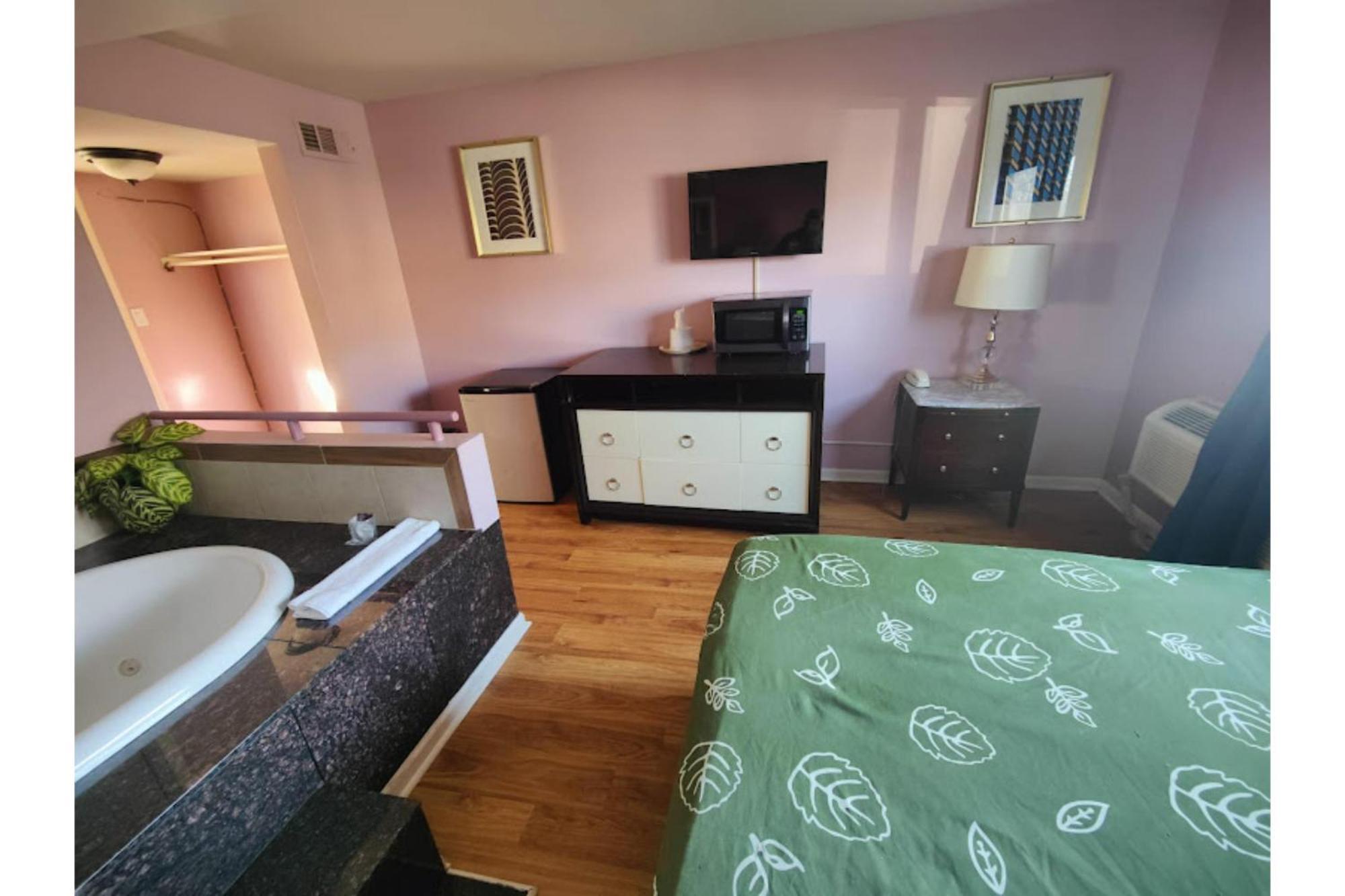 Oyo Hotel Edgebrook Chicago North Shore ภายนอก รูปภาพ