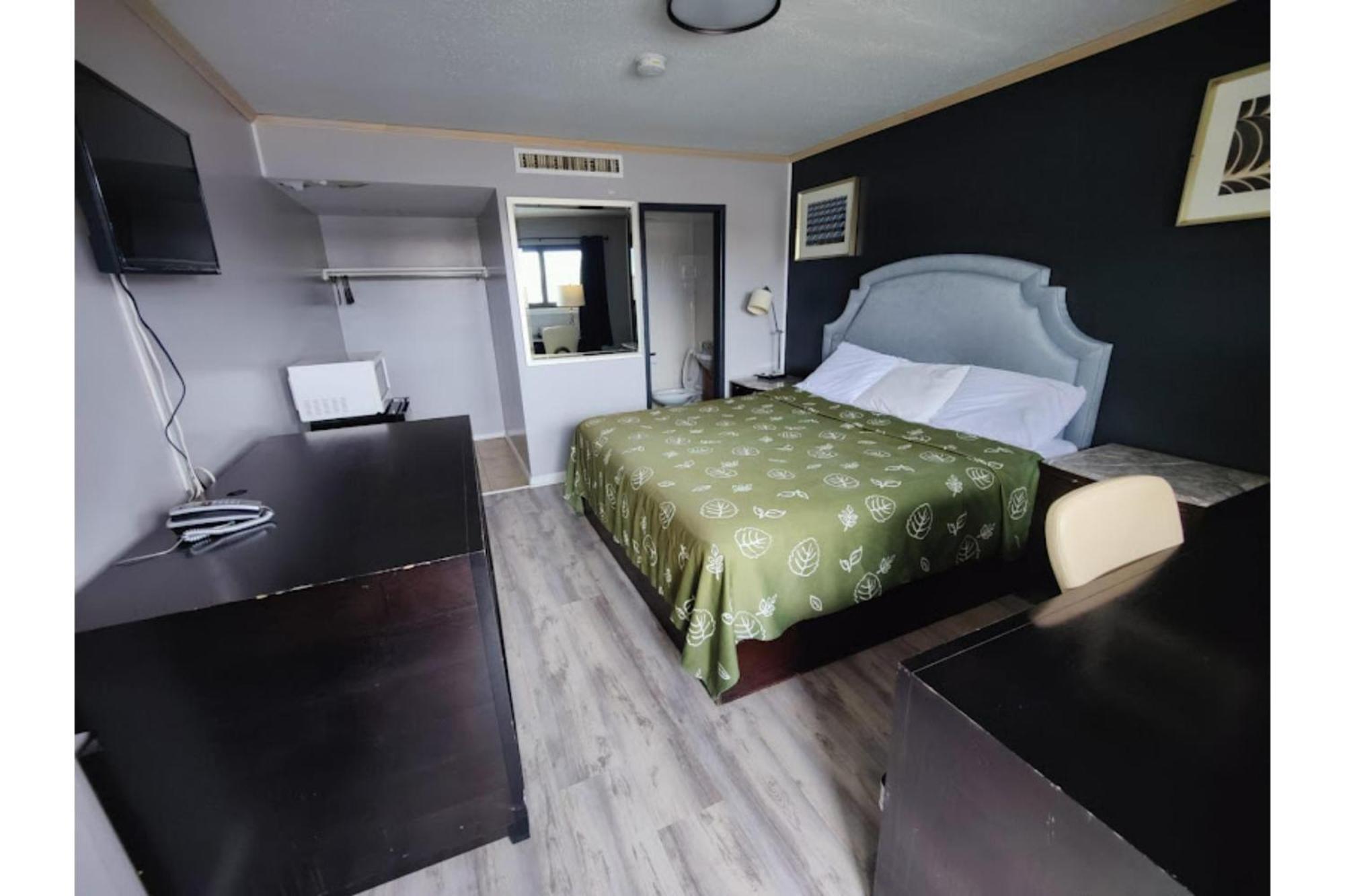 Oyo Hotel Edgebrook Chicago North Shore ภายนอก รูปภาพ