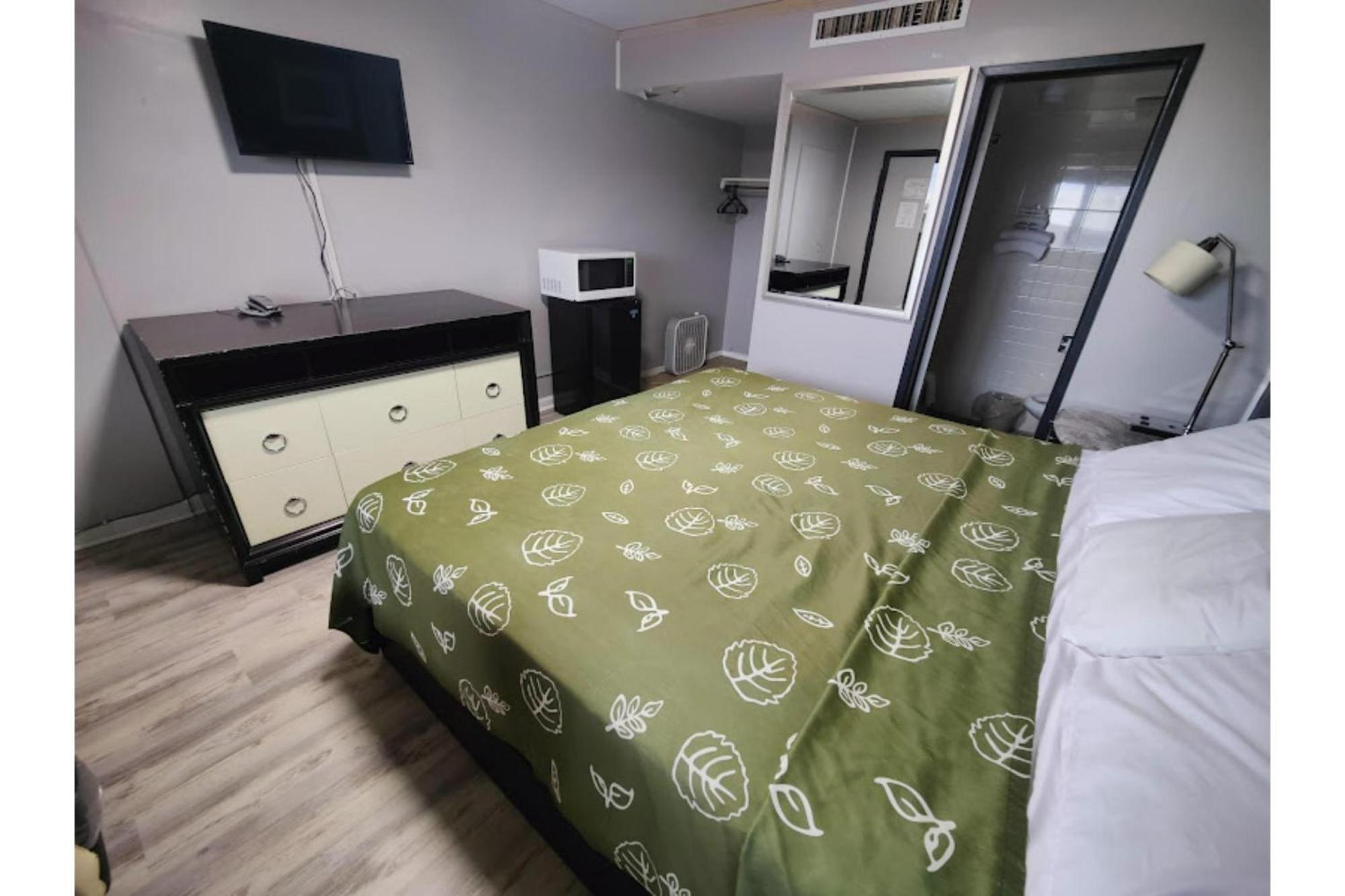 Oyo Hotel Edgebrook Chicago North Shore ภายนอก รูปภาพ